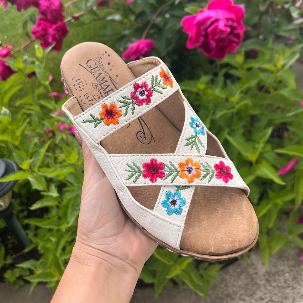 Handmade ethnic leather sandals
